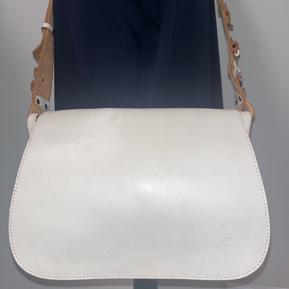 Patricia Nash New Armerina
Crossbody Bag Floral Latte Leather Strap